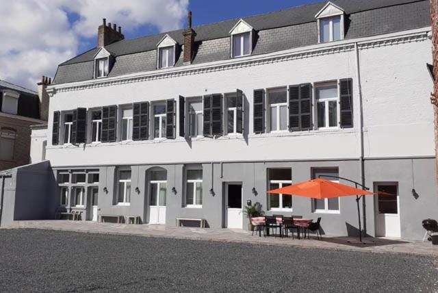 Les Suites Fenelon Le Cateau-Cambresis Exterior photo